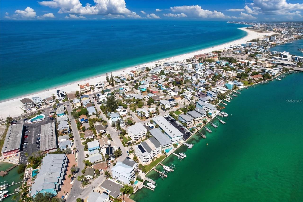 306 Bay Plz, Treasure Island, FL 33706 Photo
