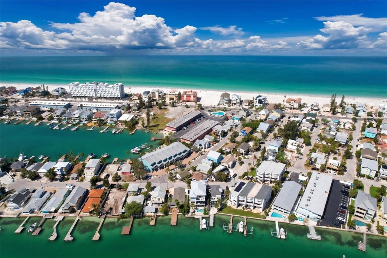 306 Bay Plz, Treasure Island, FL 33706 Photo