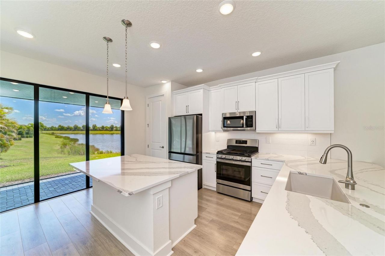 5290 Barnett Circle , Bradenton, FL 34211 Photo