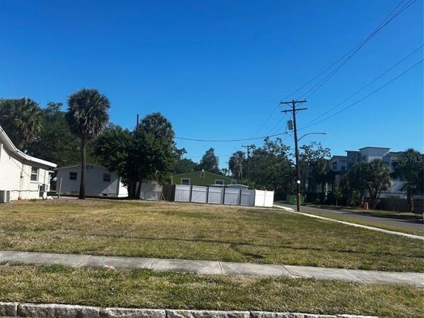 527 PARIS AVENUE S, ST PETERSBURG, FL 33701