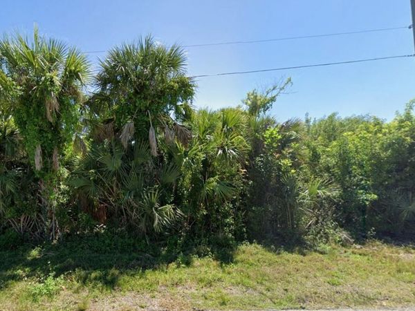 12379 COLE AVENUE , PORT CHARLOTTE, FL 33981