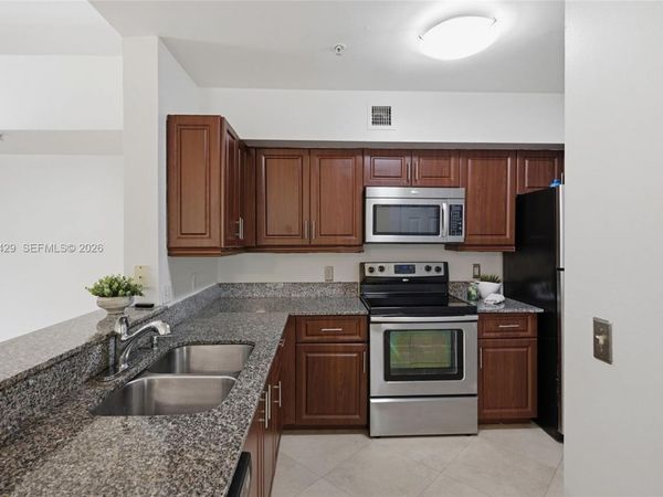 2451 Centergate Dr, Unit 303, Miramar, FL 33025