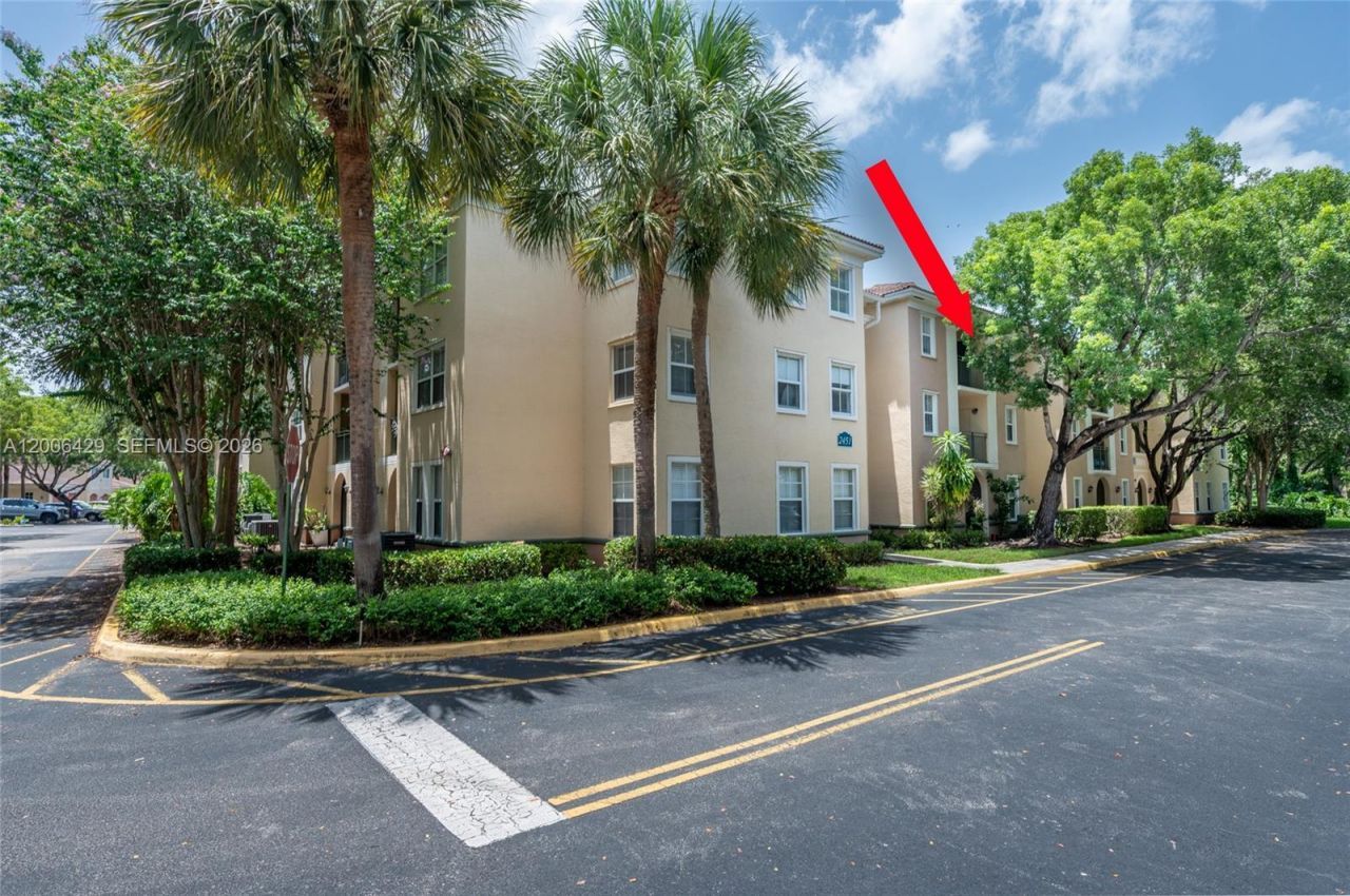2451 Centergate Dr, Unit 303, Miramar, FL 33025 Photo