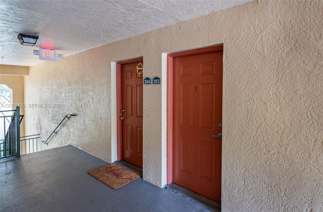 2451 Centergate Dr, Unit 303, Miramar, FL 33025 Photo