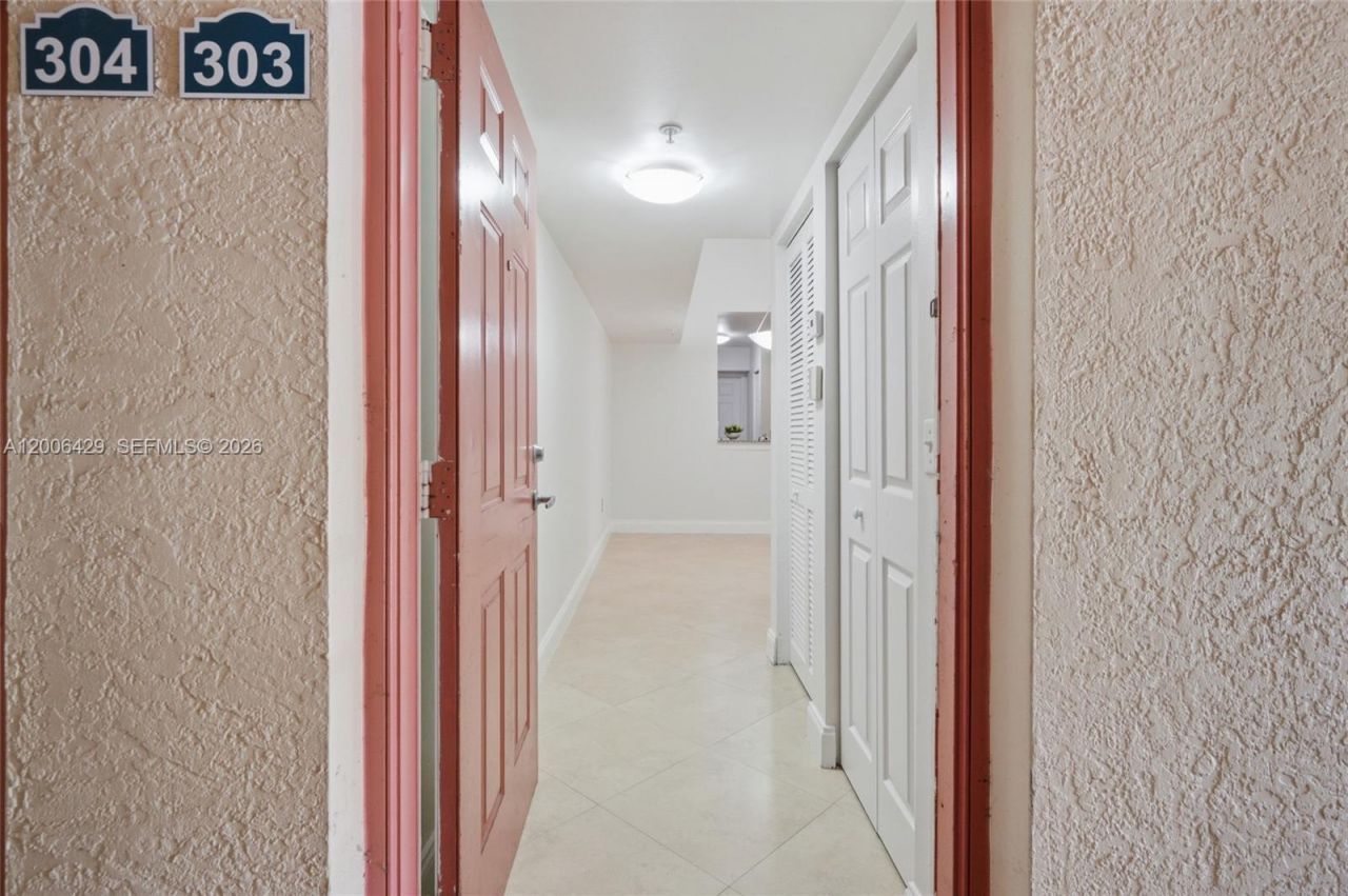 2451 Centergate Dr, Unit 303, Miramar, FL 33025 Photo