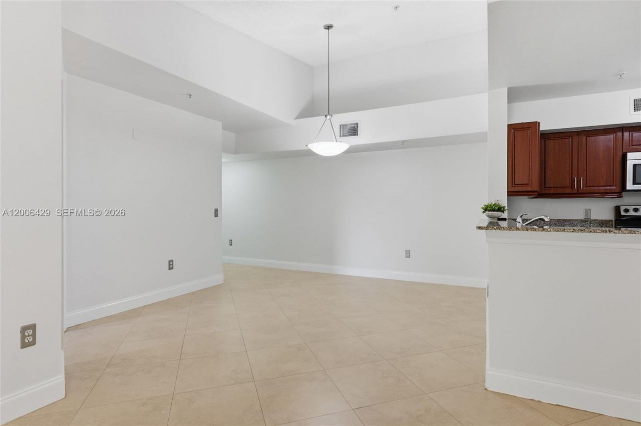 2451 Centergate Dr, Unit 303, Miramar, FL 33025 Photo