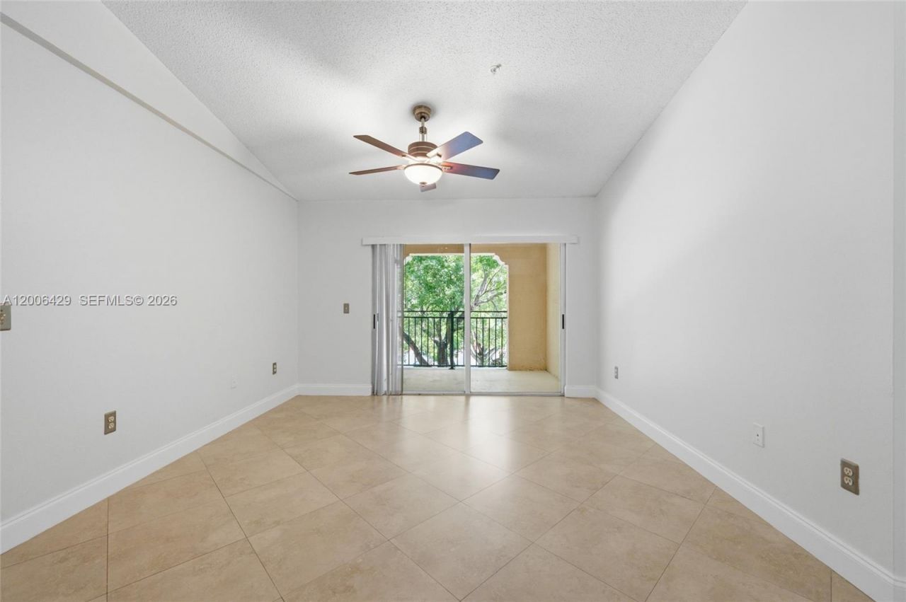 2451 Centergate Dr, Unit 303, Miramar, FL 33025 Photo