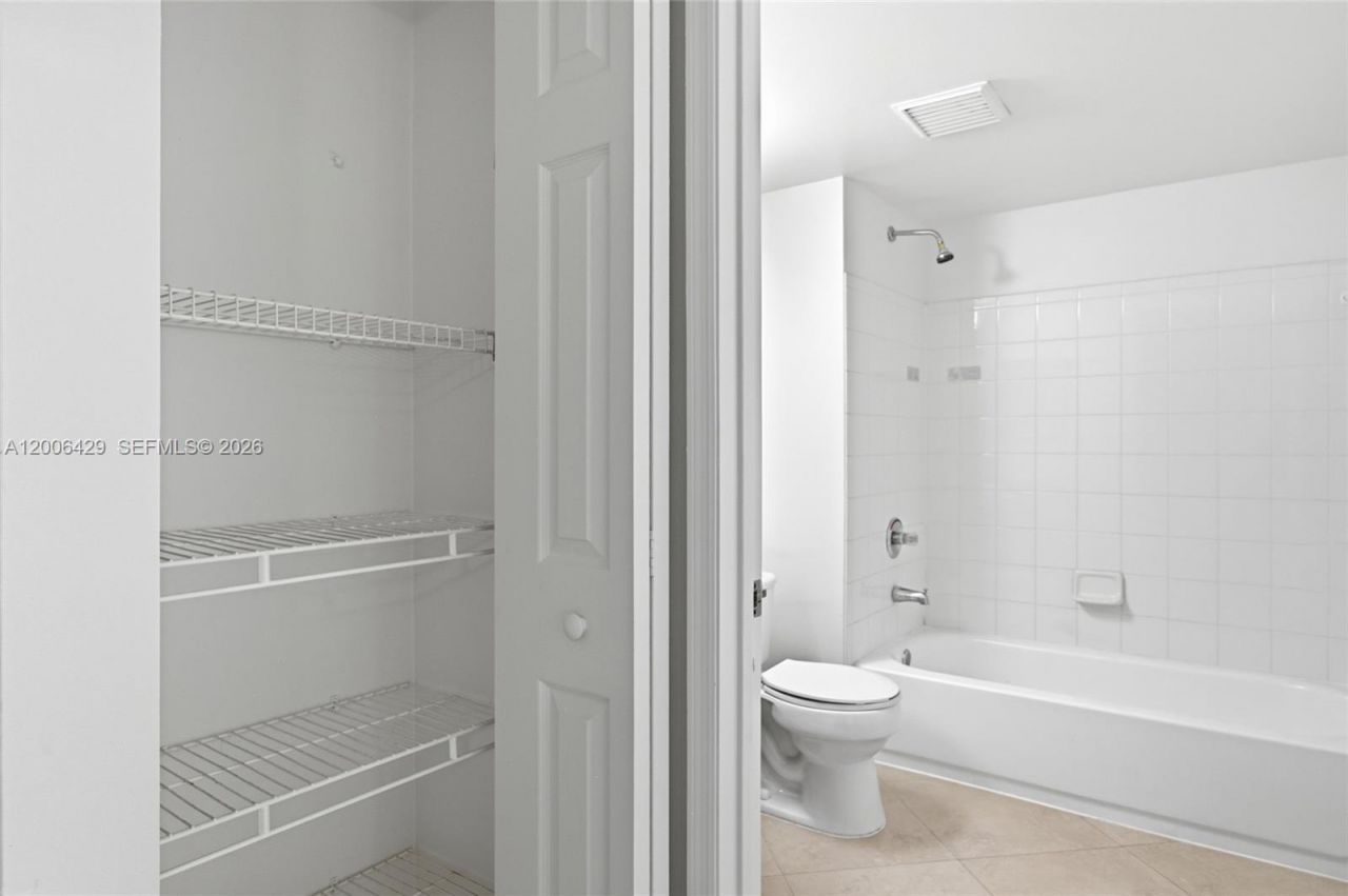 2451 Centergate Dr, Unit 303, Miramar, FL 33025 Photo
