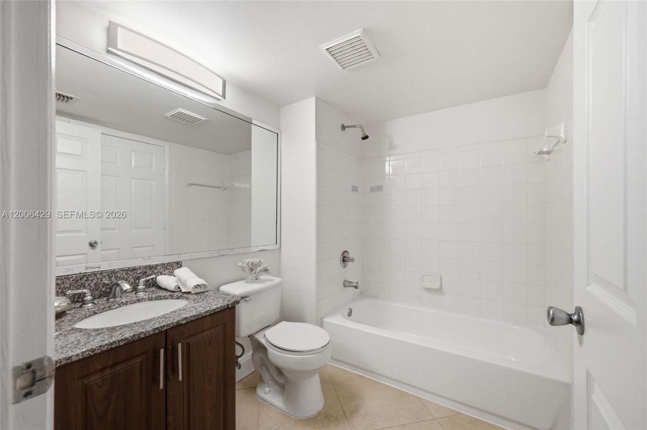 2451 Centergate Dr, Unit 303, Miramar, FL 33025 Photo