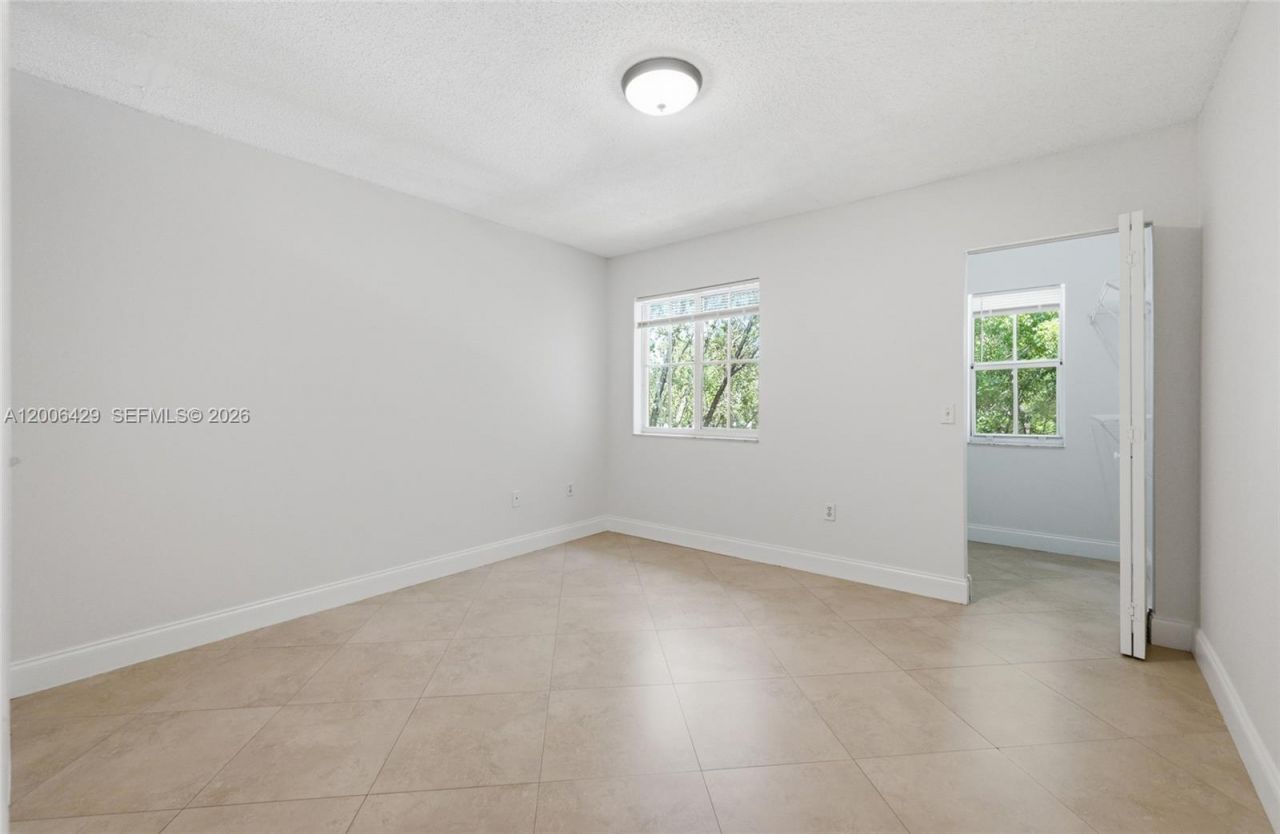 2451 Centergate Dr, Unit 303, Miramar, FL 33025 Photo