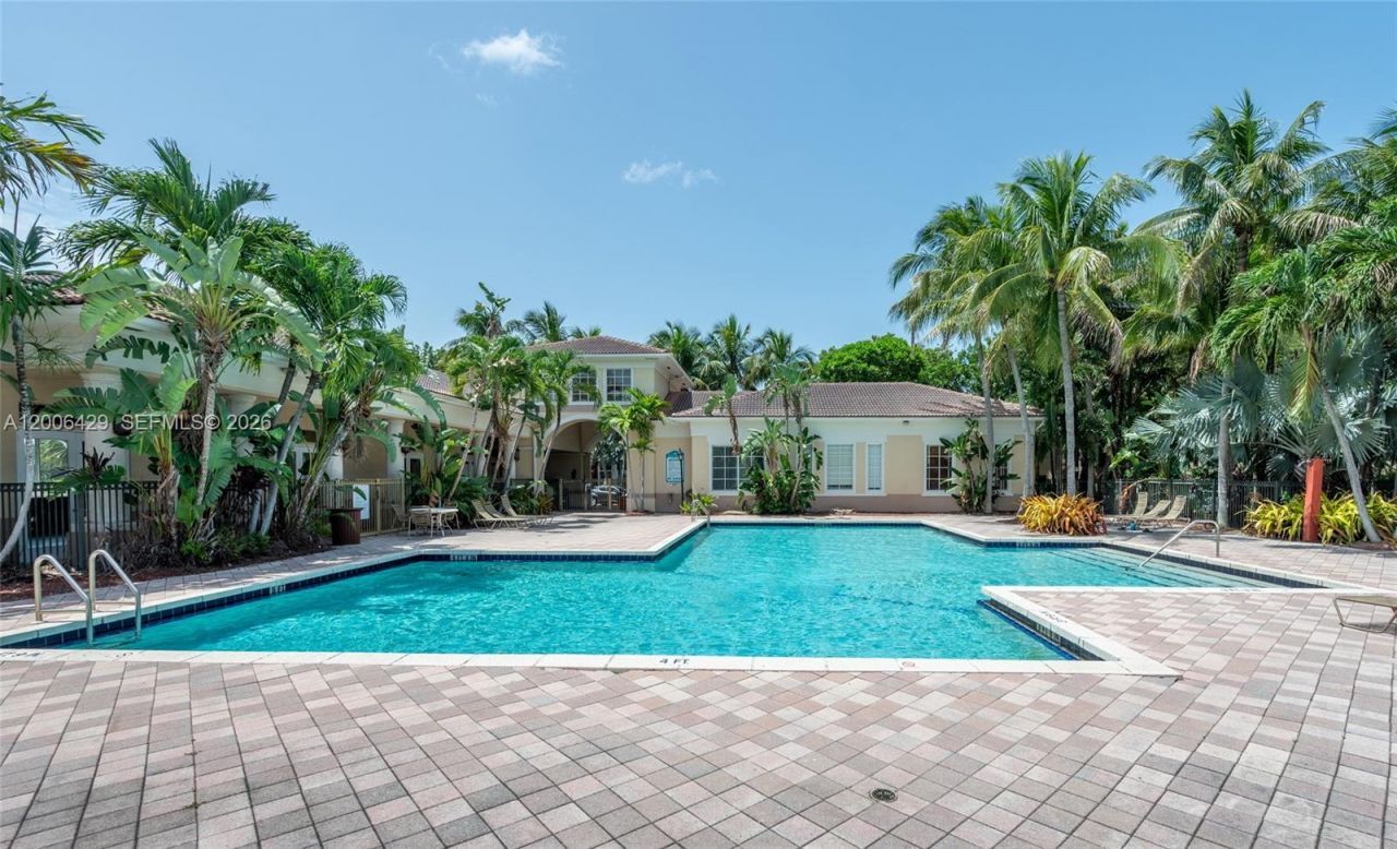 2451 Centergate Dr, Unit 303, Miramar, FL 33025 Photo