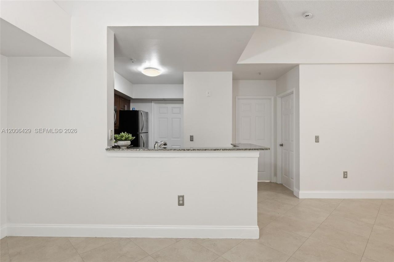 2451 Centergate Dr, Unit 303, Miramar, FL 33025 Photo