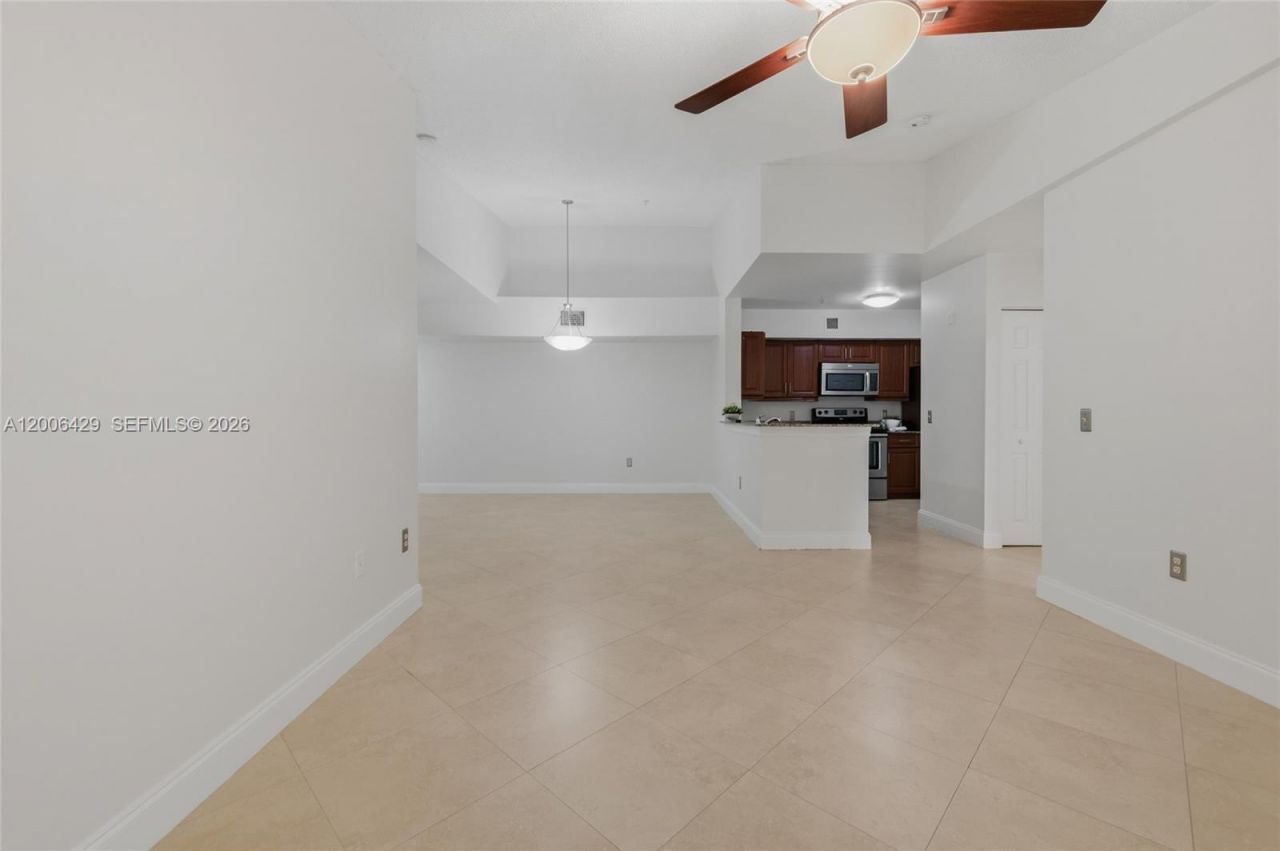 2451 Centergate Dr, Unit 303, Miramar, FL 33025 Photo