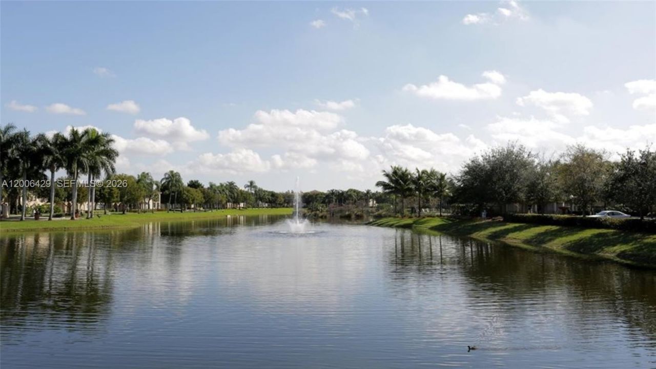 2451 Centergate Dr , Unit 303, Miramar, FL 33025 Photo