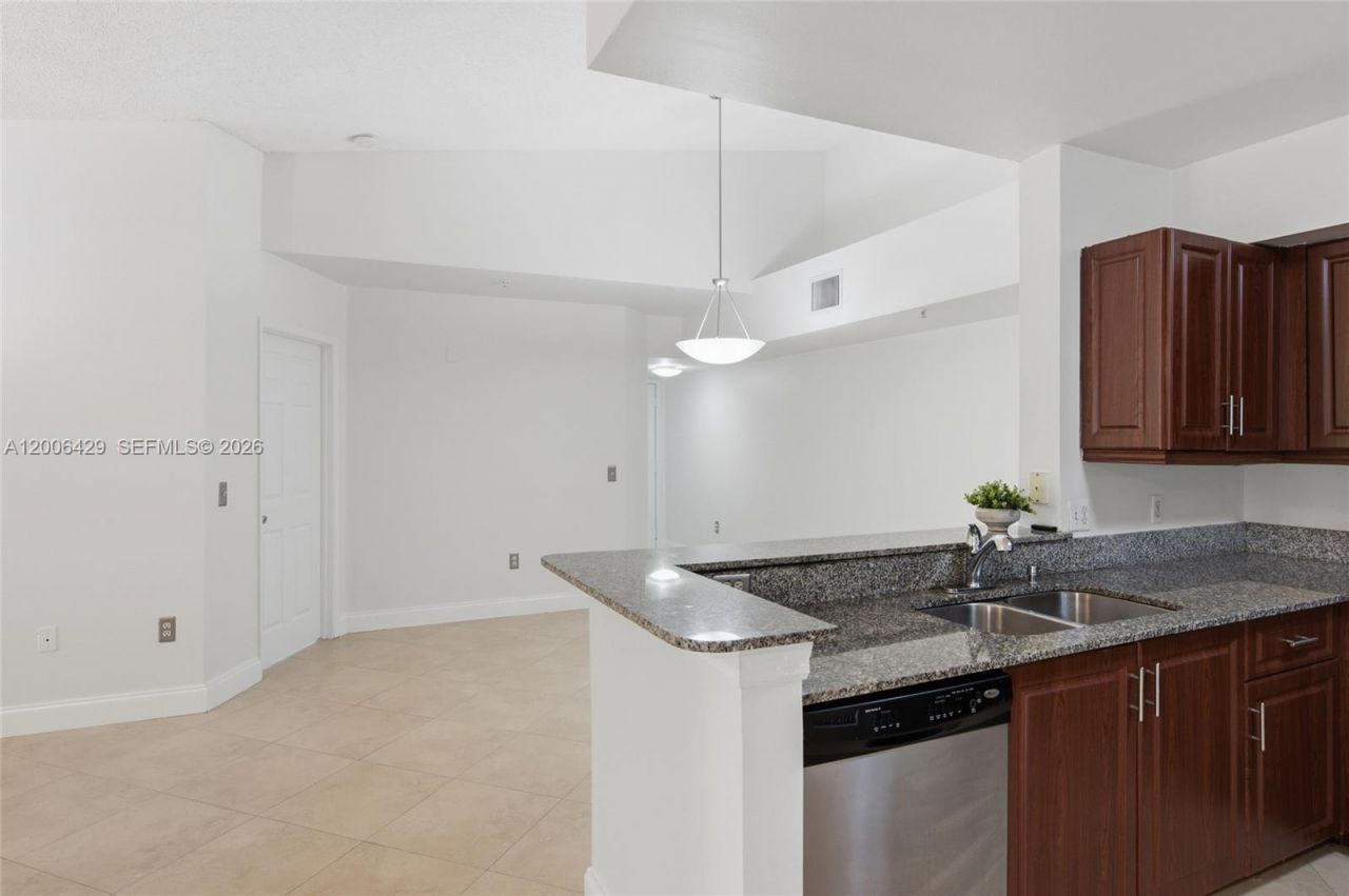 2451 Centergate Dr, Unit 303, Miramar, FL 33025 Photo