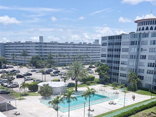 1780 NE 191st St, Unit 600-2, Miami, FL 33179