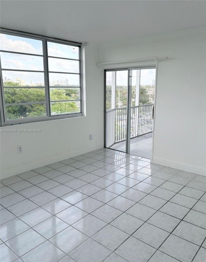 1780 NE 191st St, Unit 600-2, Miami, FL 33179 Photo