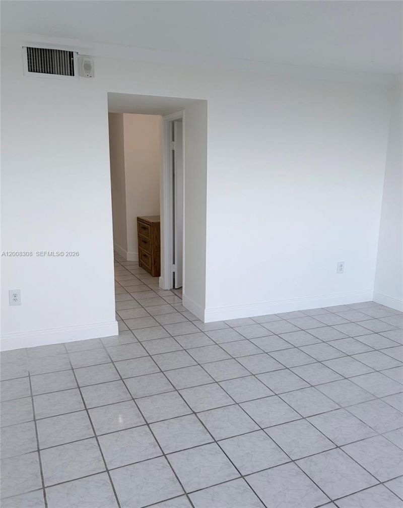 1780 NE 191st St, Unit 600-2, Miami, FL 33179 Photo