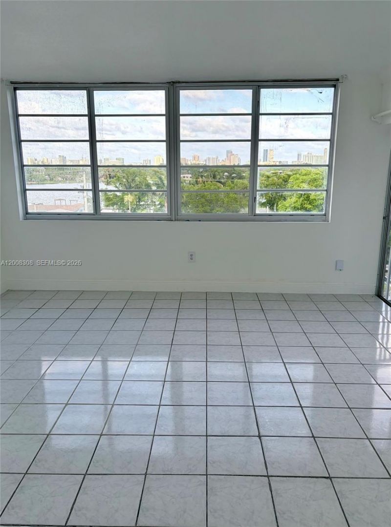 1780 NE 191st St, Unit 600-2, Miami, FL 33179 Photo