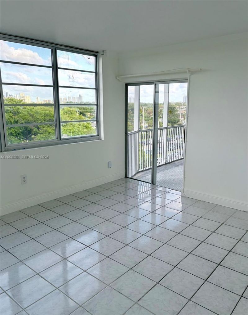 1780 NE 191st St, Unit 600-2, Miami, FL 33179 Photo