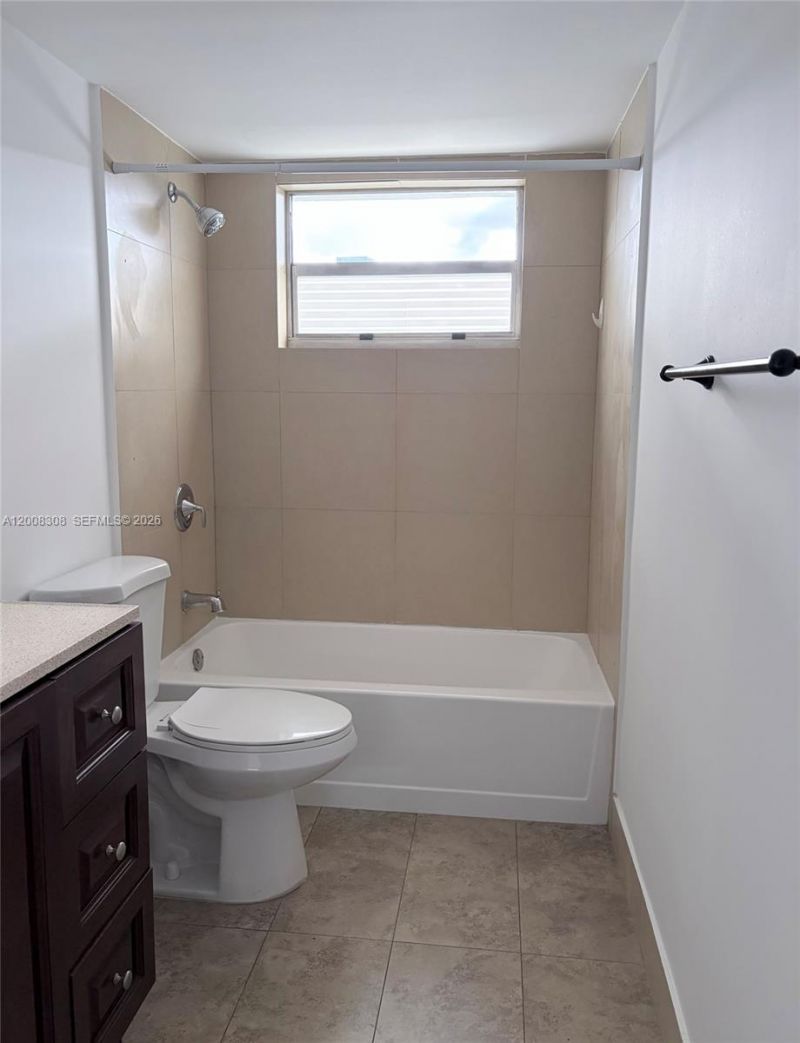 1780 NE 191st St, Unit 600-2, Miami, FL 33179 Photo
