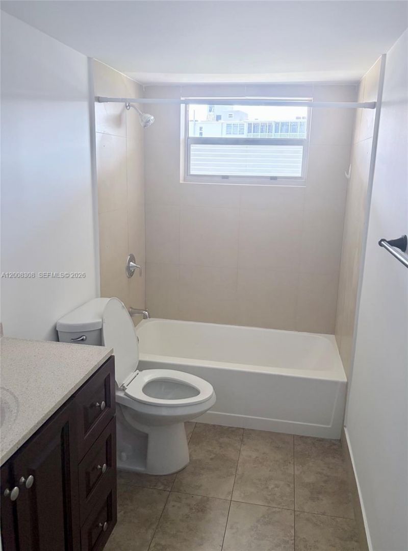 1780 NE 191st St, Unit 600-2, Miami, FL 33179 Photo