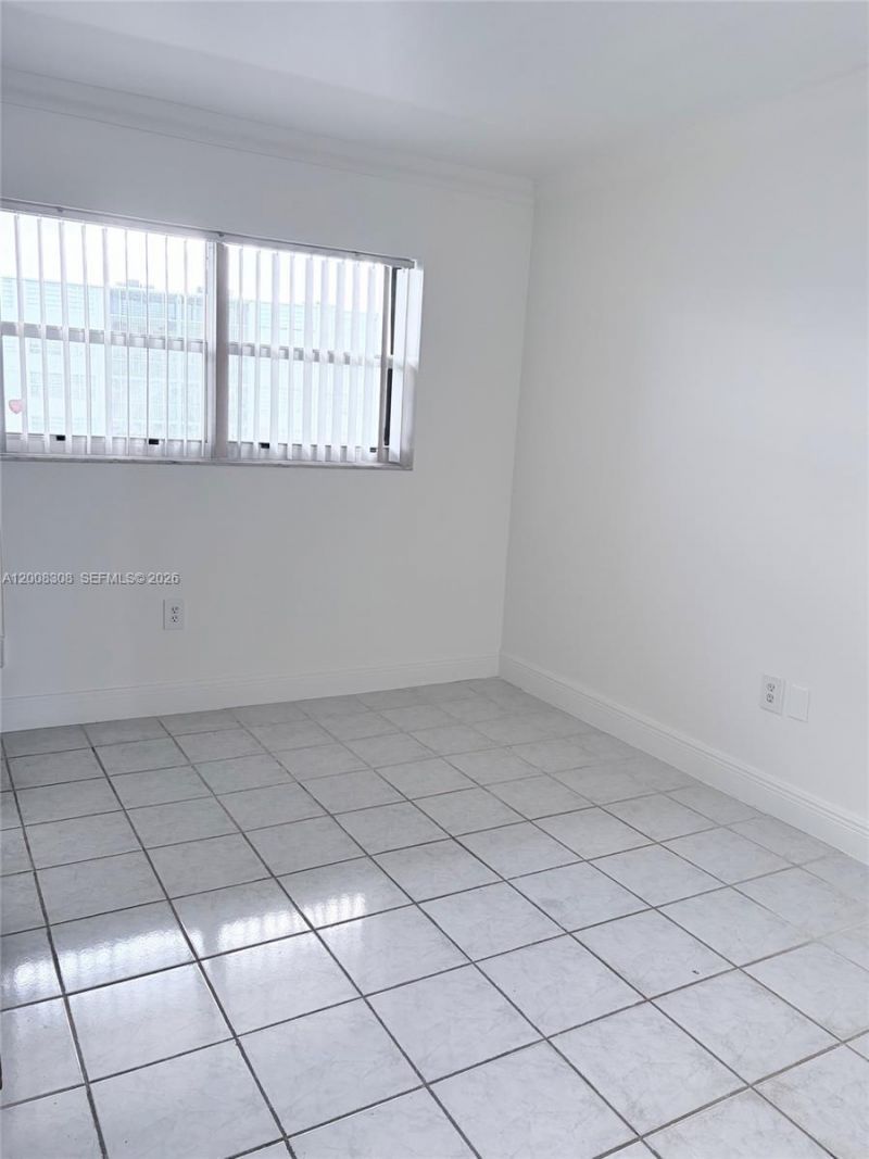 1780 NE 191st St, Unit 600-2, Miami, FL 33179 Photo