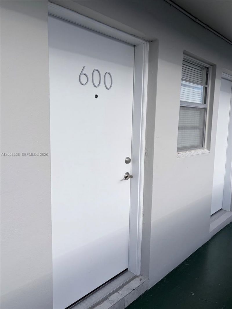 1780 NE 191st St, Unit 600-2, Miami, FL 33179 Photo