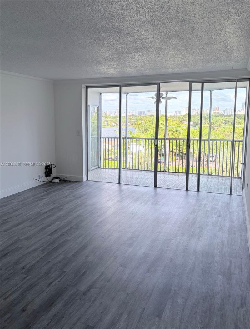 1780 NE 191st St, Unit 600-2, Miami, FL 33179 Photo