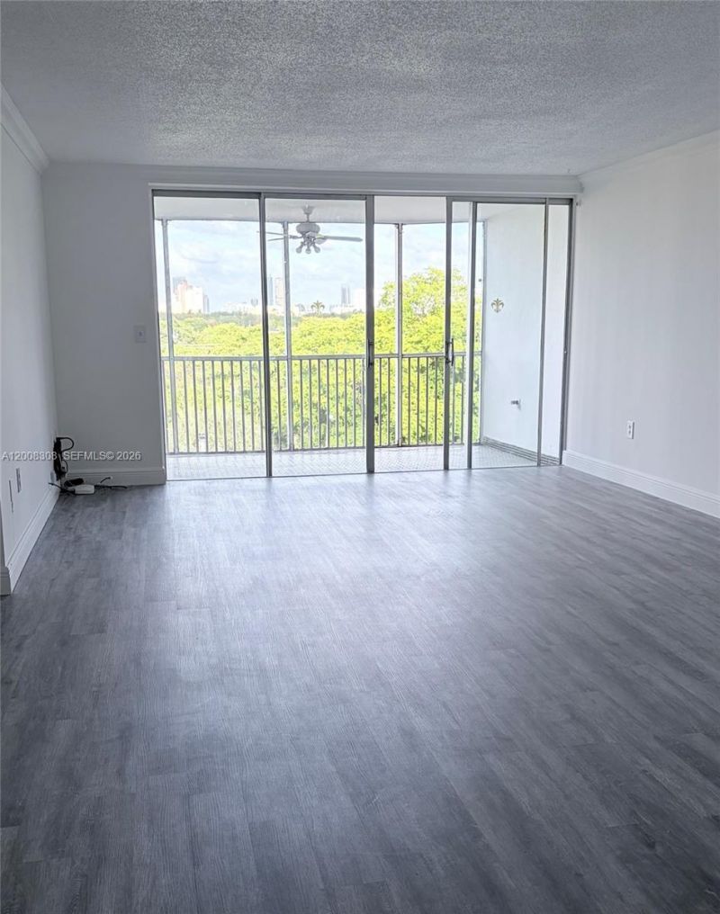 1780 NE 191st St, Unit 600-2, Miami, FL 33179 Photo