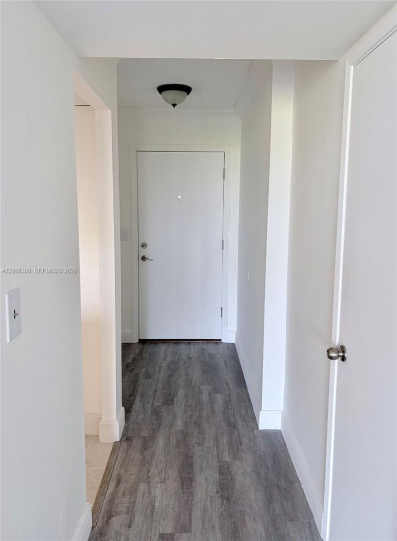 1780 NE 191st St, Unit 600-2, Miami, FL 33179 Photo
