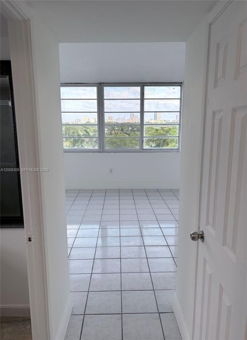 1780 NE 191st St, Unit 600-2, Miami, FL 33179 Photo