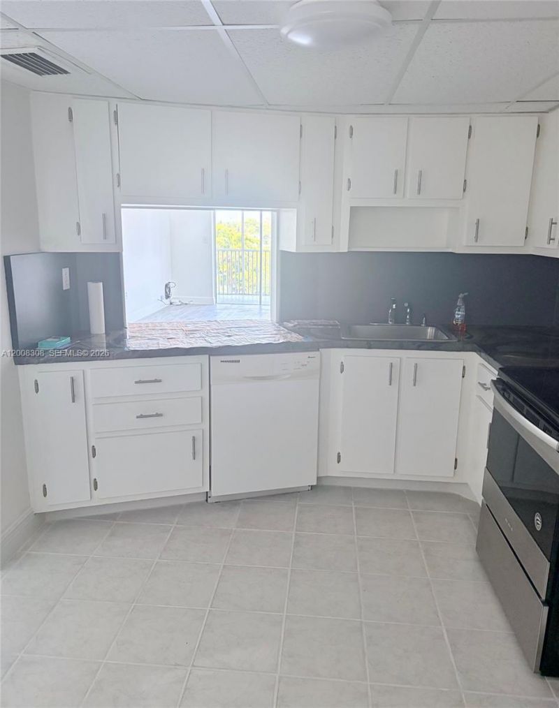 1780 NE 191st St, Unit 600-2, Miami, FL 33179 Photo