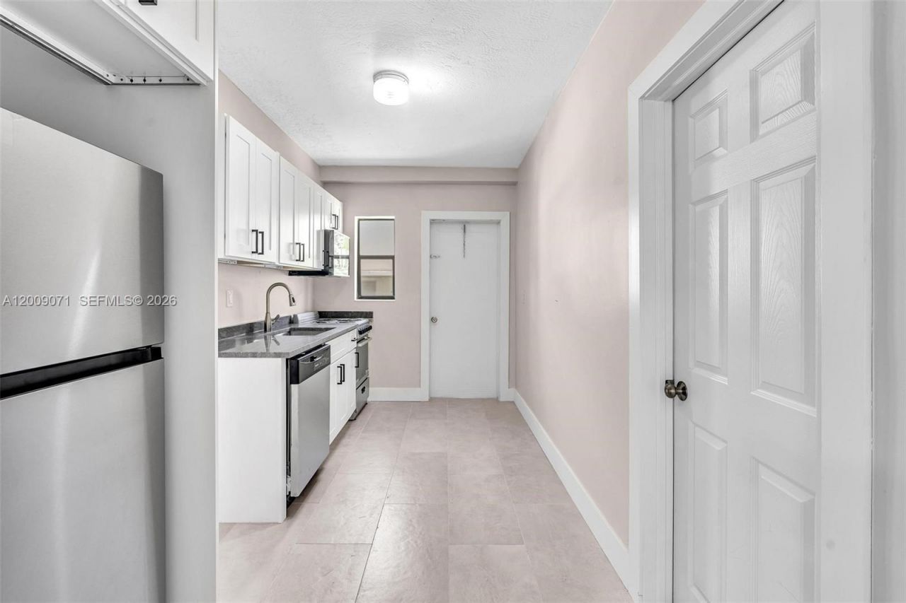 1165 Marseille Dr, Unit 17, Miami Beach, FL 33141 Photo