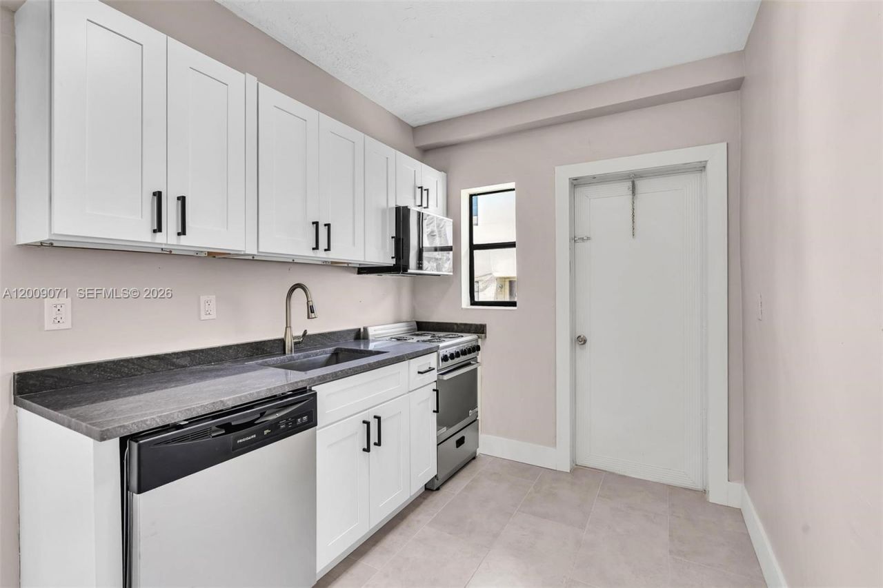 1165 Marseille Dr, Unit 17, Miami Beach, FL 33141 Photo