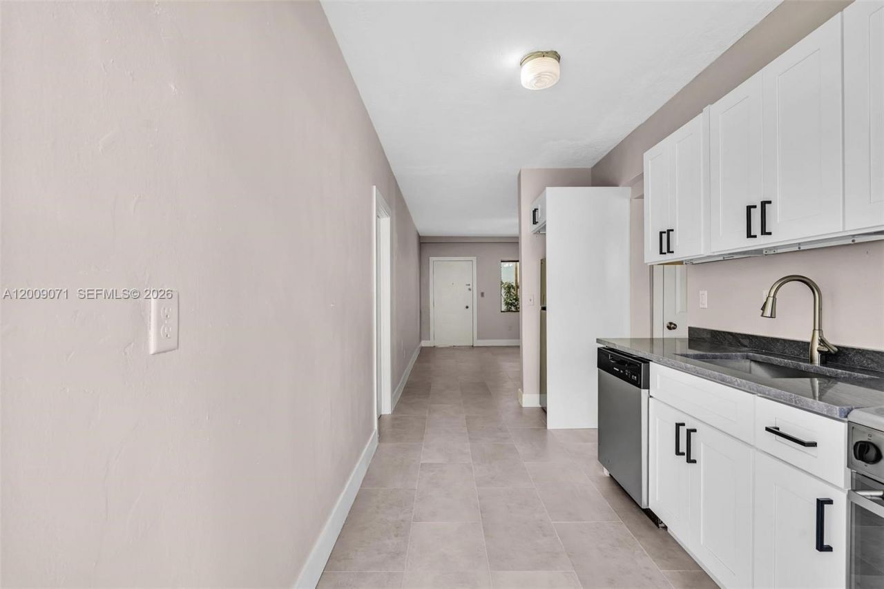 1165 Marseille Dr, Unit 17, Miami Beach, FL 33141 Photo