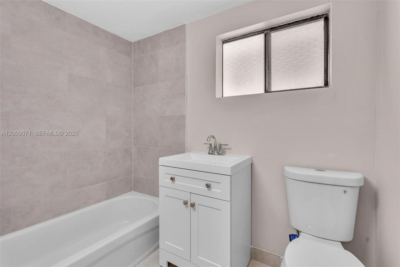 1165 Marseille Dr, Unit 17, Miami Beach, FL 33141 Photo