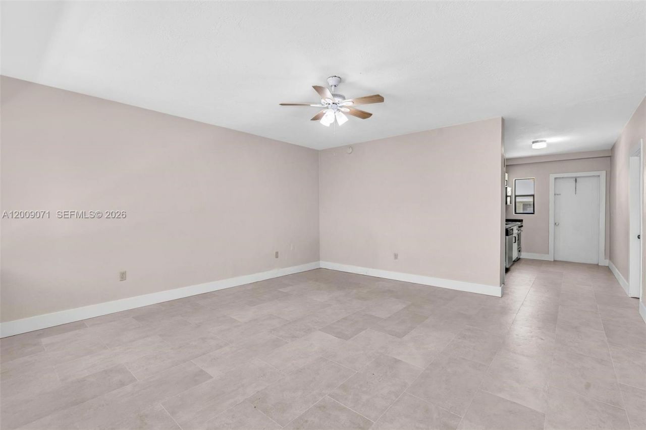 1165 Marseille Dr, Unit 17, Miami Beach, FL 33141 Photo