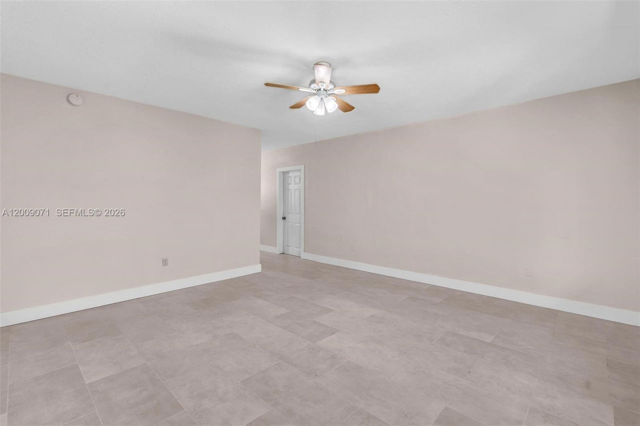 1165 Marseille Dr, Unit 17, Miami Beach, FL 33141 Photo