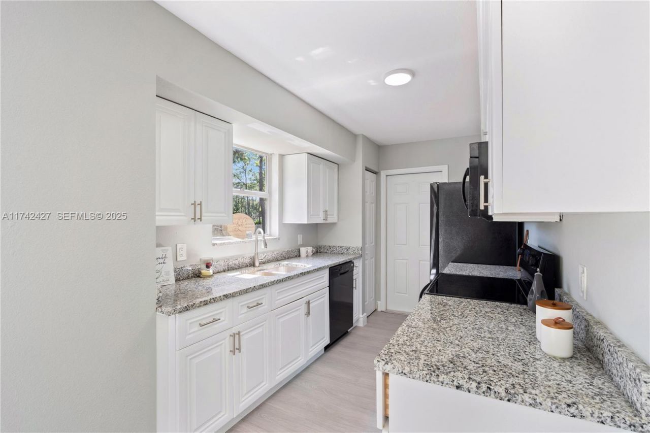 11448 N 68th St Street N, The Acreage, FL 33412 Photo