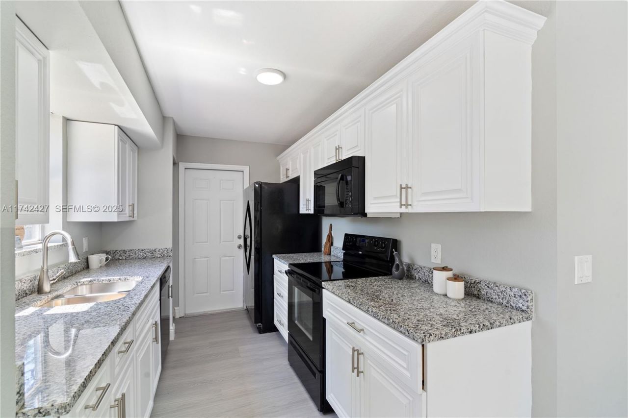 11448 N 68th St Street N, The Acreage, FL 33412 Photo