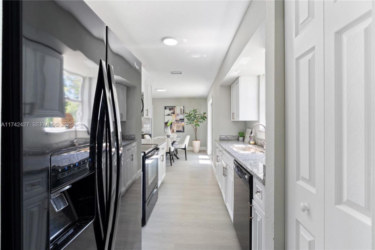 11448 N 68th St Street N, The Acreage, FL 33412 Photo