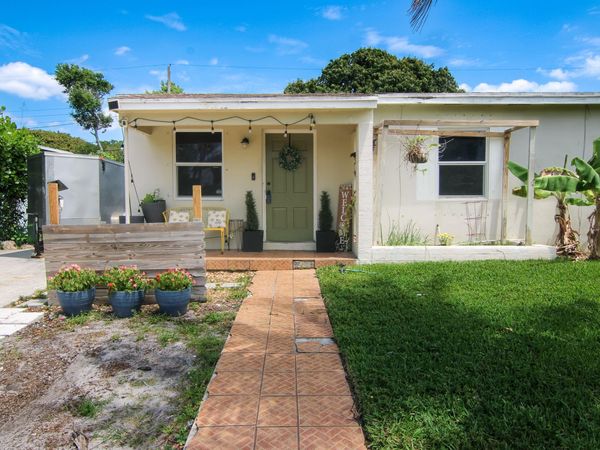 1110 14th Court S, Lake Worth Beach, FL 33460