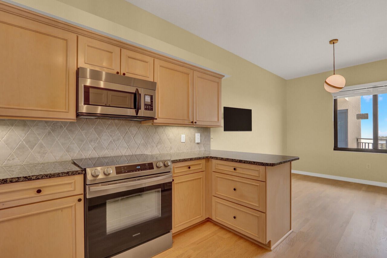 370 Golfview Road, Unit 901, North Palm Beach, FL 33408 Photo