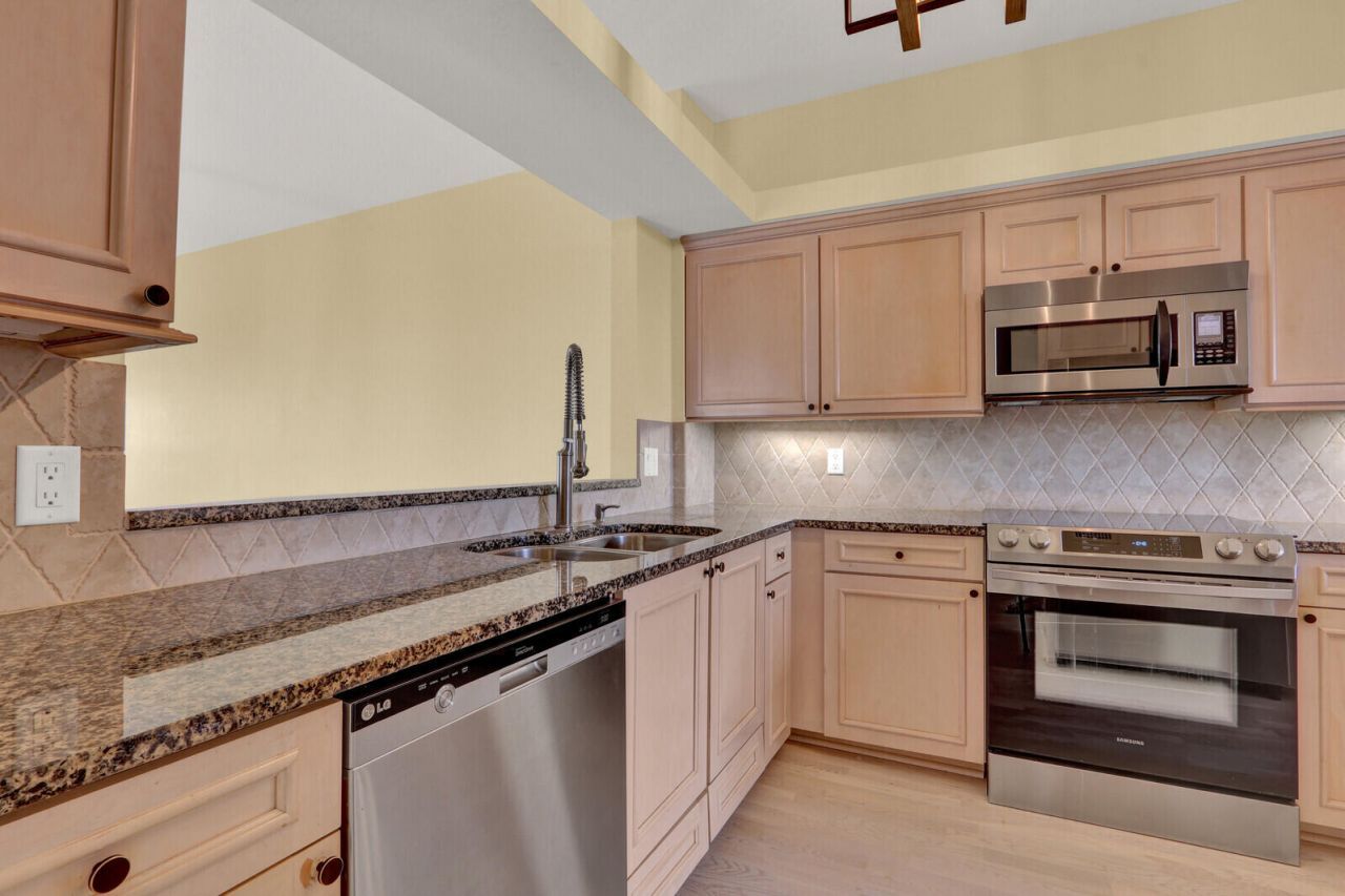 370 Golfview Road, Unit 901, North Palm Beach, FL 33408 Photo