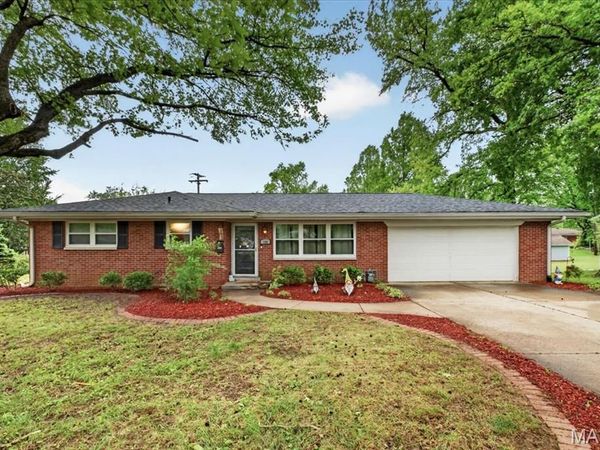 100 Blue Ridge Drive, Belleville, IL 62223