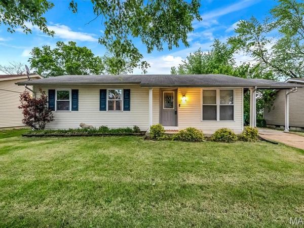 2916 Oriental Drive, Florissant, MO 63031