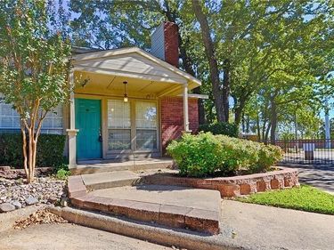 1473 Meadowood Village Drive, Fort Worth, TX 76120