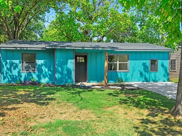 902 Skylark Drive, Arlington, TX 76010