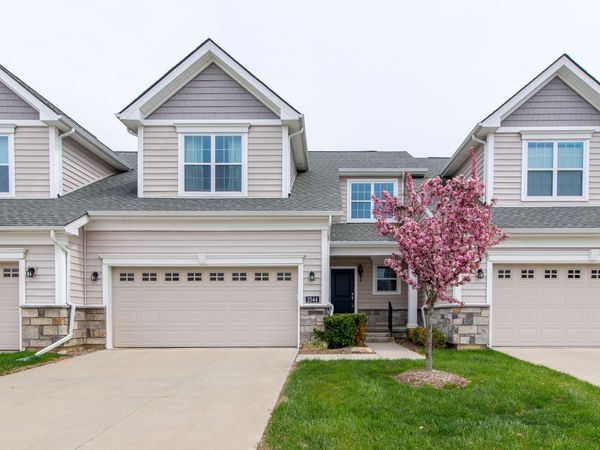2544 Oxford Circle, Ann Arbor, MI 48103